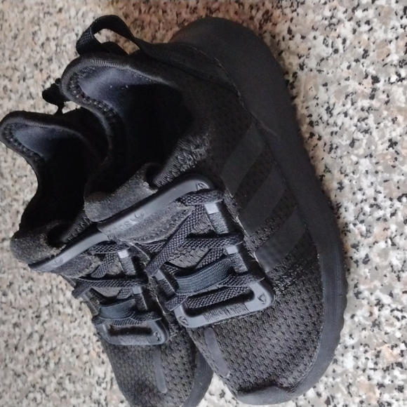 Addidas - Picture 2 of 2